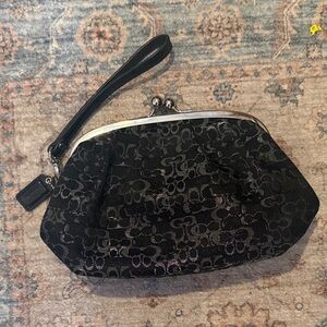 Coach Black Signature Kiss-Lock Wristlet with Detachable Strap